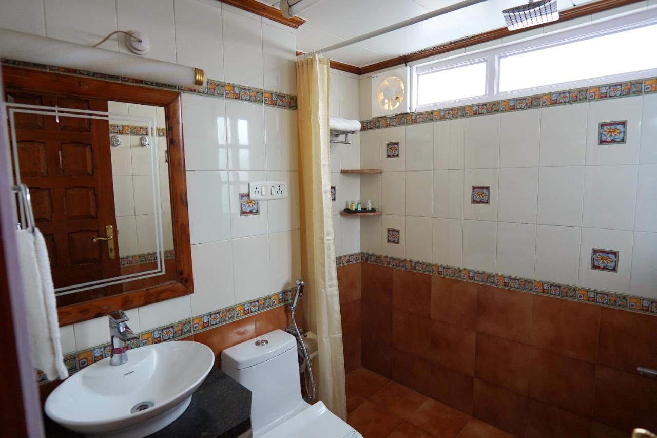 The Edgeworth Bed & Breakfast Shimla Bagian luar foto