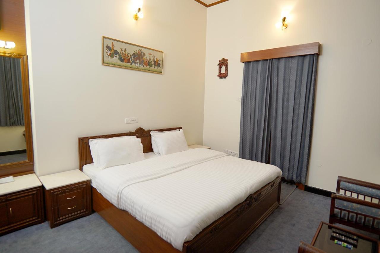 The Edgeworth Bed & Breakfast Shimla Bagian luar foto