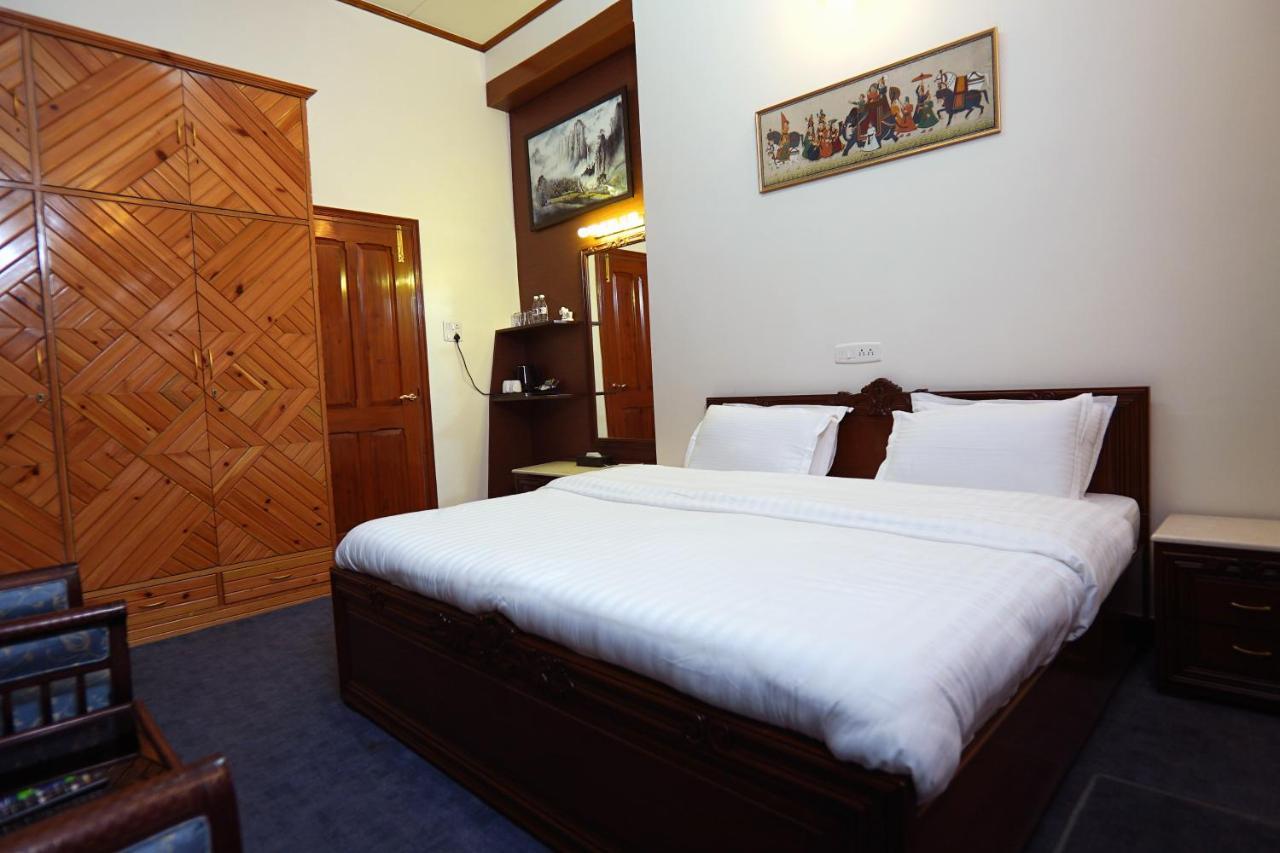 The Edgeworth Bed & Breakfast Shimla Bagian luar foto
